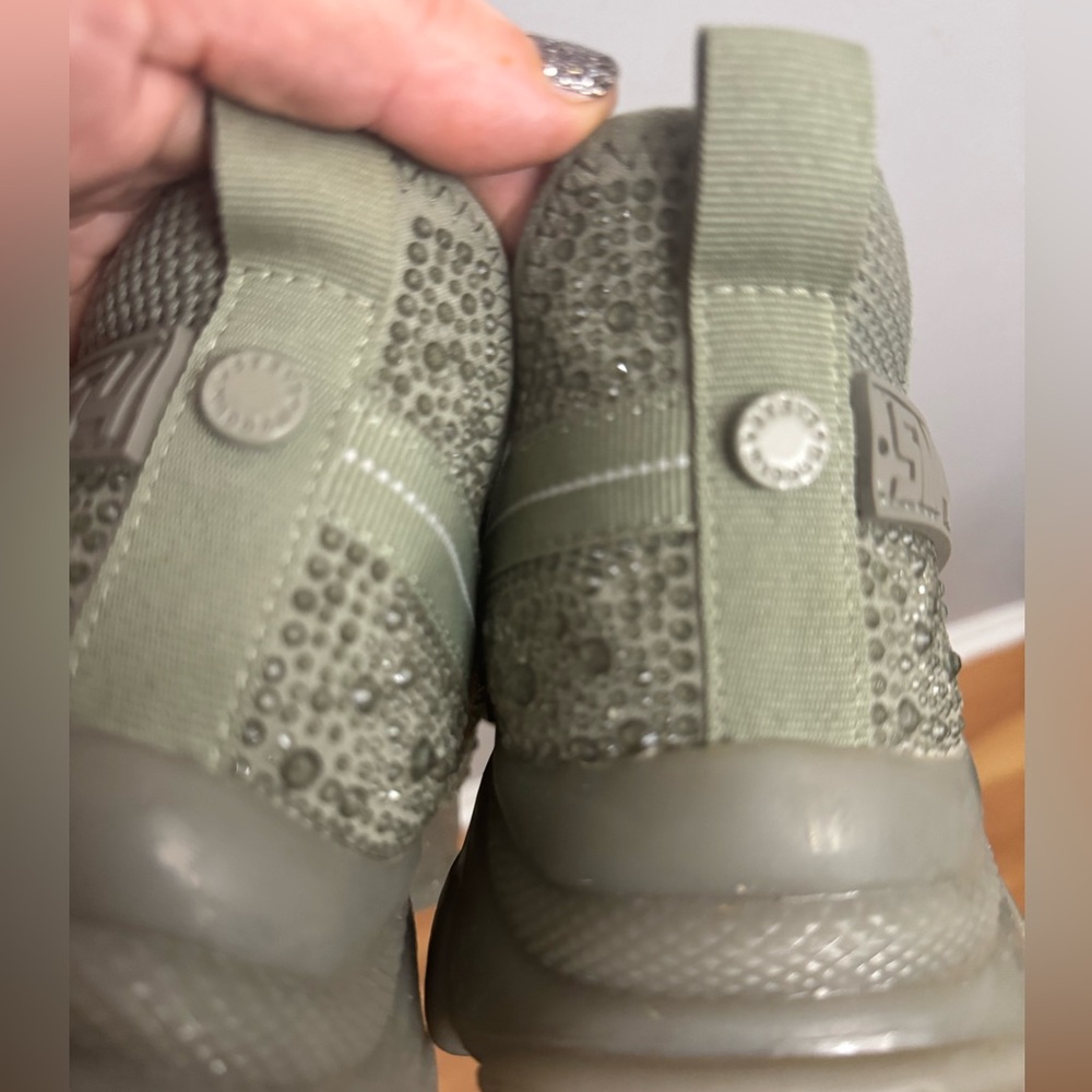 Maxima Olive Women's Sneakers - Picture 3 of 10